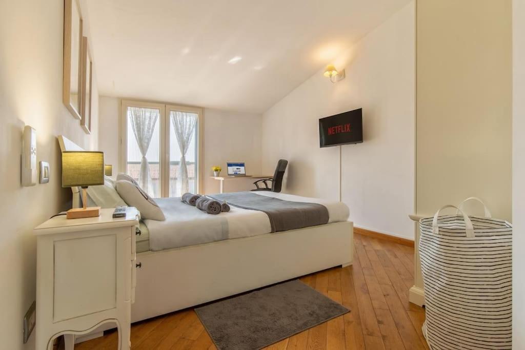 Unique & Strategic Flat, 50M From M4 Station Appartement Milaan Buitenkant foto