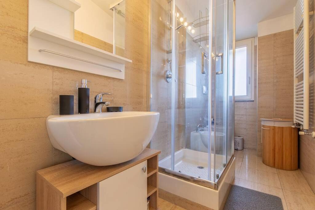 Unique & Strategic Flat, 50M From M4 Station Appartement Milaan Buitenkant foto