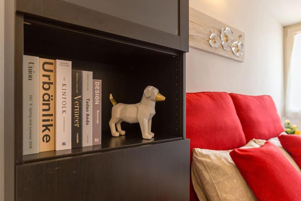 Unique & Strategic Flat, 50M From M4 Station Appartement Milaan Buitenkant foto